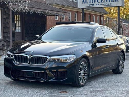 Black Sapphire Metallic 2019 BMW 530 xDrive