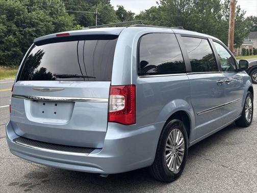 2013 Chrysler Town & Country Touring-L