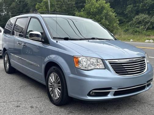 2013 Chrysler Town & Country Touring-L
