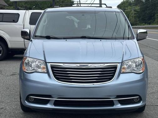 2013 Chrysler Town & Country Touring-L