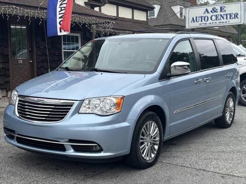 2013 Chrysler Town & Country Touring-L