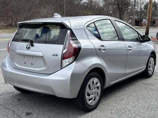 2016 Toyota Prius c Two