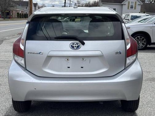 2016 Toyota Prius c Two