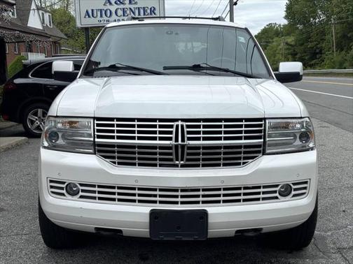 2011 Lincoln Navigator Base