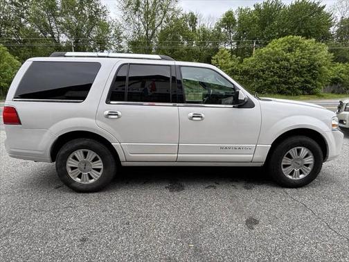 2011 Lincoln Navigator Base