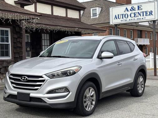 Chromium Silver 2016 Hyundai TUCSON SE