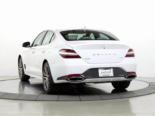 2025 Genesis G70 2.5T