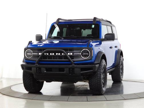 Velocity Blue Metallic 2022 Ford Bronco Black Diamond