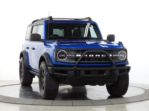 Velocity Blue Metallic 2022 Ford Bronco Black Diamond