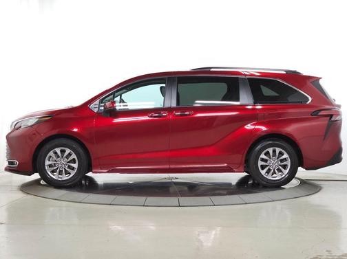 Ruby Flare Pearl 2022 Toyota Sienna XLE