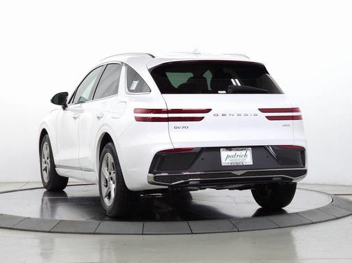 2026 Genesis GV70 2.5T