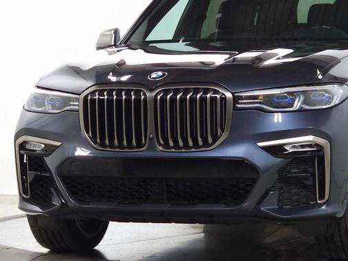 2021 BMW X7 M50i