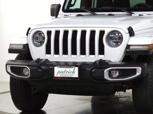 Bright White Clearcoat 2022 Jeep Wrangler Unlimited Sahara