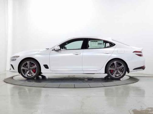 2025 Genesis G70 2.5T