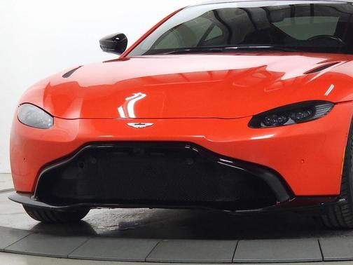 2020 Aston Martin Vantage Base