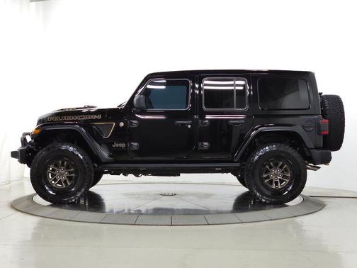 Black Clearcoat 2024 Jeep Wrangler Rubicon 392