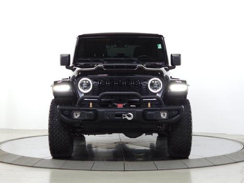 Black Clearcoat 2024 Jeep Wrangler Rubicon 392