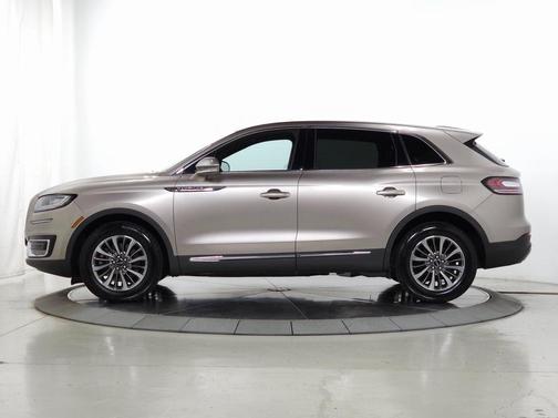2019 Lincoln Nautilus Select