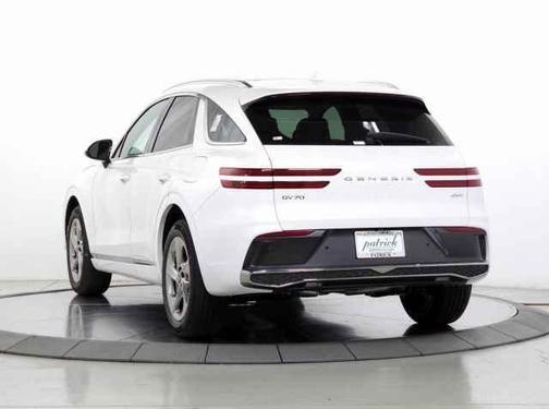 2026 Genesis GV70 2.5T Select