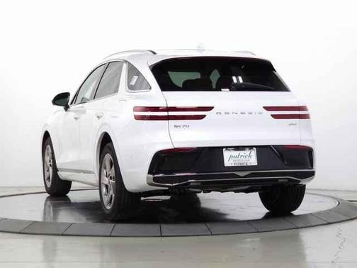 2026 Genesis GV70 2.5T Advanced