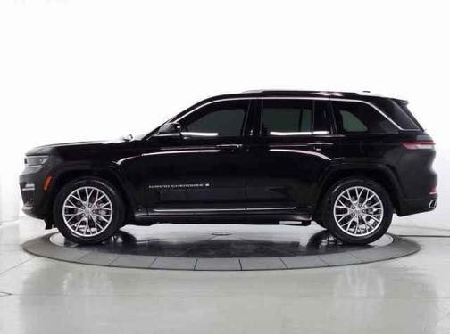 2023 Jeep Grand Cherokee Summit