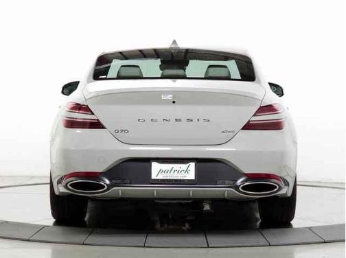 2025 Genesis G70 2.5T