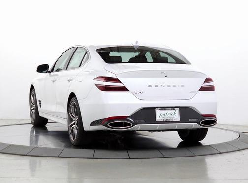 2025 Genesis G70 2.5T