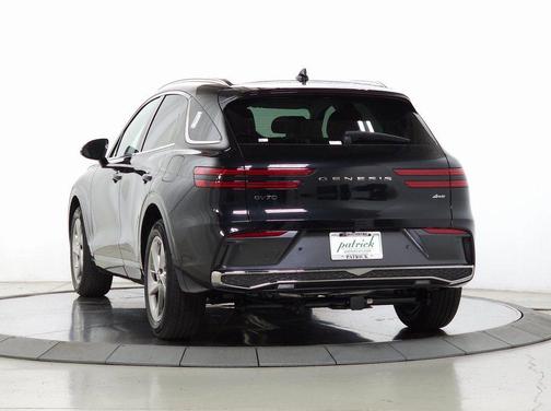 Vik Black 2026 Genesis GV70 2.5T