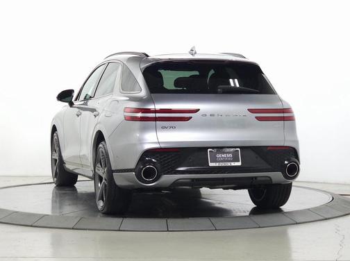 2024 Genesis GV70 2.5T