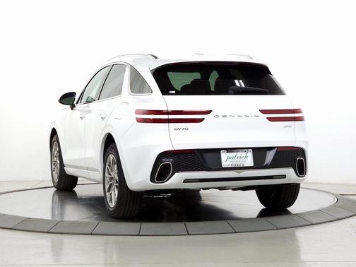 2025 Genesis GV70 2.5T