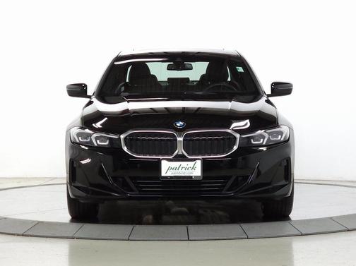 2023 BMW 330 i xDrive
