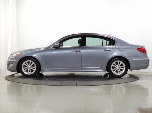 2013 Hyundai Genesis 3.8
