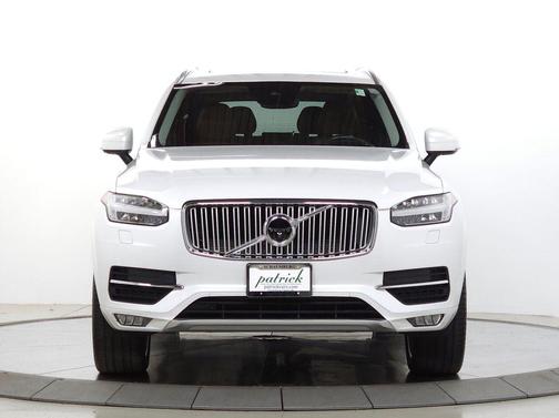 Crystal White Metallic 2018 Volvo XC90 T6 Inscription