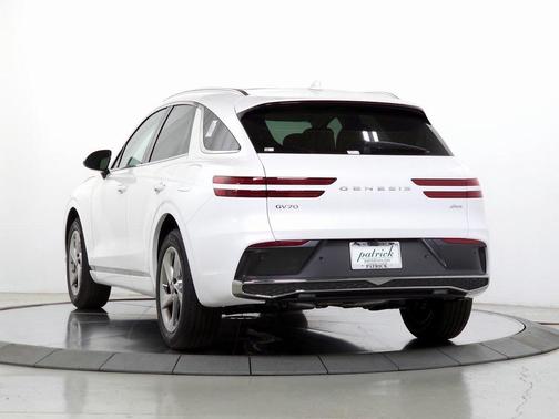 2026 Genesis GV70 2.5T Select