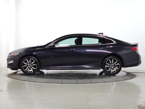 Dark Ash Metallic 2022 Chevrolet Malibu RS