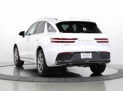 2026 Genesis GV70 2.5T Advanced