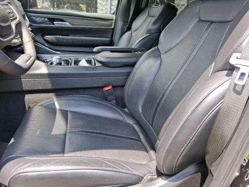 Diamond Black 2024 Jeep Wagoneer Series II