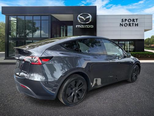 2025 Tesla Model Y Long Range