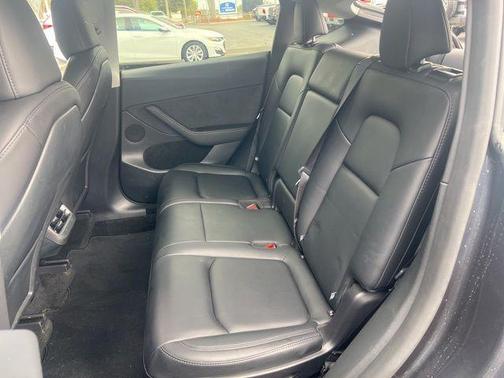 2025 Tesla Model Y Long Range