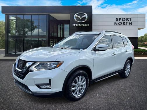 White 2017 Nissan Rogue SV
