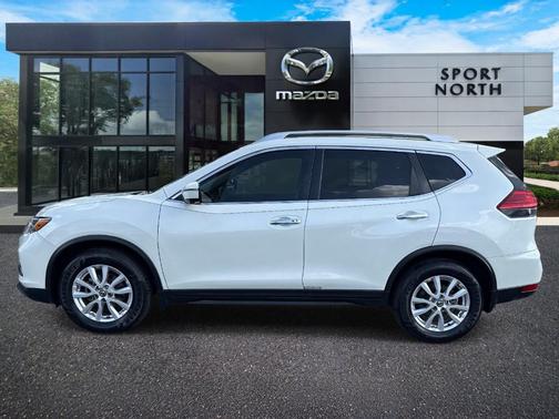 White 2017 Nissan Rogue SV