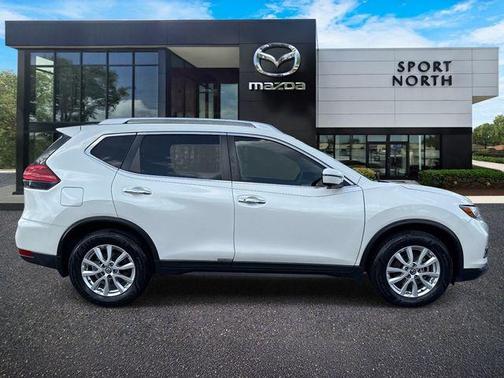White 2017 Nissan Rogue SV