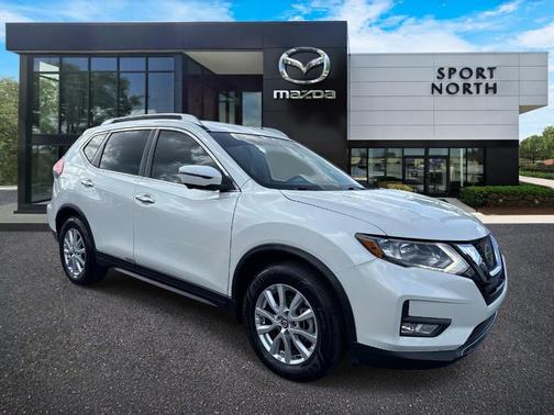 White 2017 Nissan Rogue SV