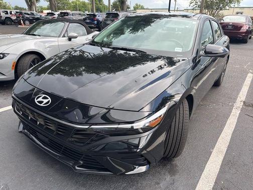 2024 Hyundai ELANTRA Limited