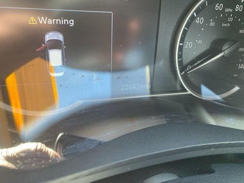 Brilliant Silver Metallic 2025 Nissan Versa 1.6 SV