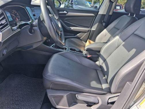 Platinum Gray Metallic 2019 Volkswagen Jetta 1.4T SE