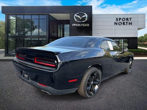 2017 Dodge Challenger SXT