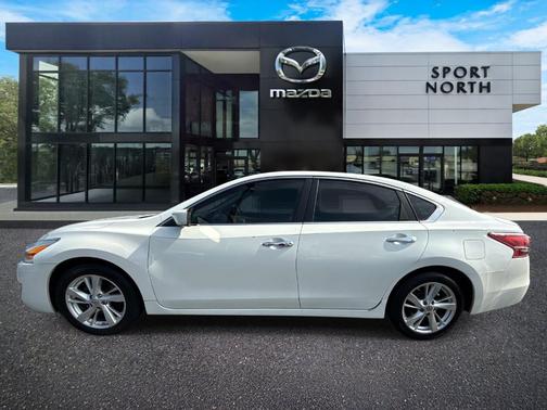 Pearl White 2013 Nissan Altima 2.5 SV