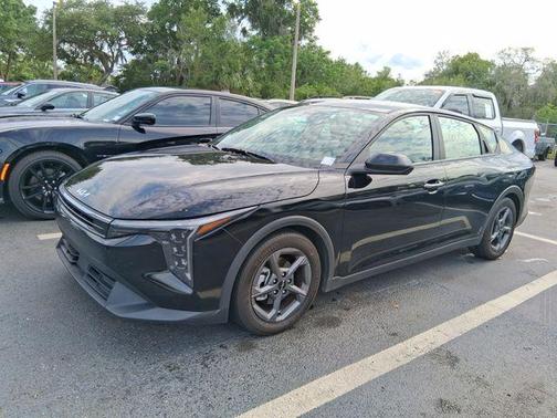 Aurora Black Pearl 2025 Kia K4