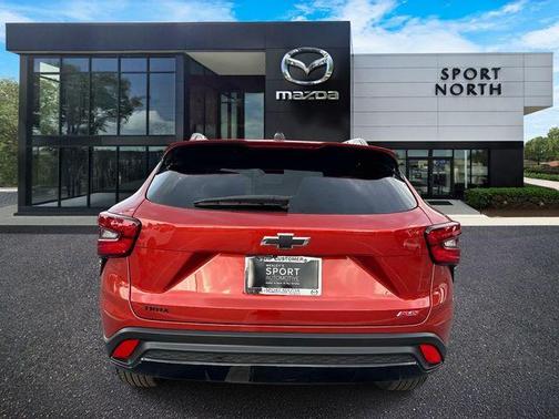 Cayenne Orange Metallic 2024 Chevrolet Trax 2RS
